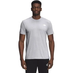 The North Face Men's Wander Short-Sleeve -Urban Trail Sales Store NF0A7WUU DV9 hero 1